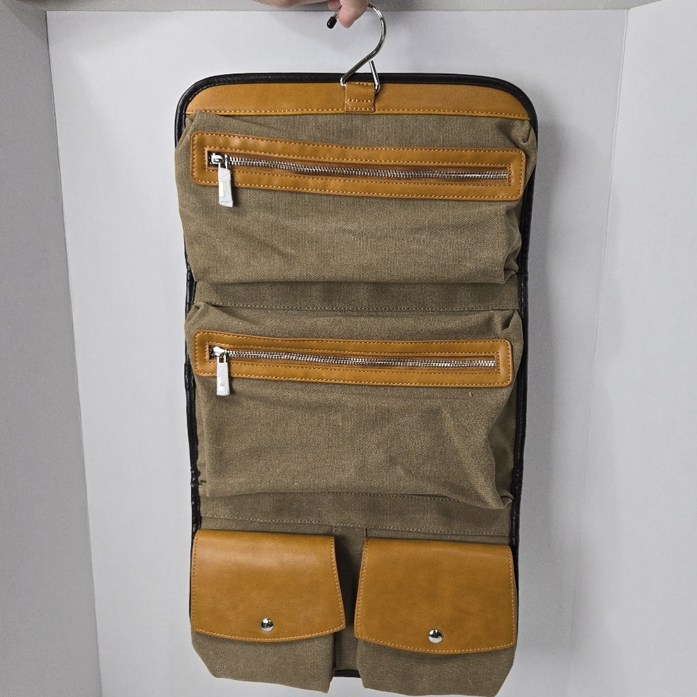 Men's leather toiletry bag